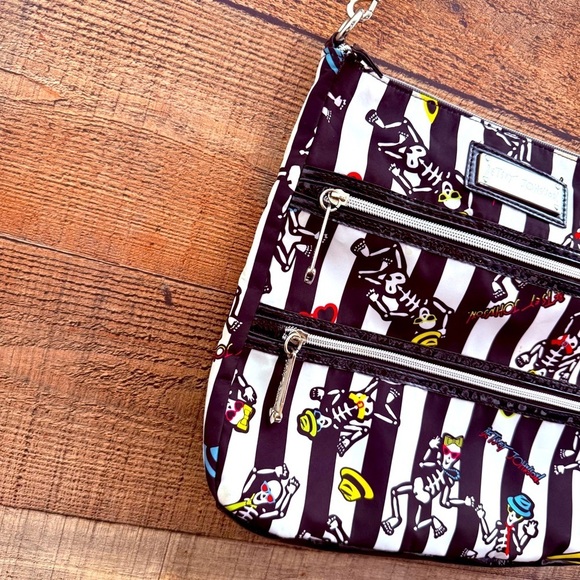 Stylish Black and White Striped Women's Bag - Picture 5 of 11